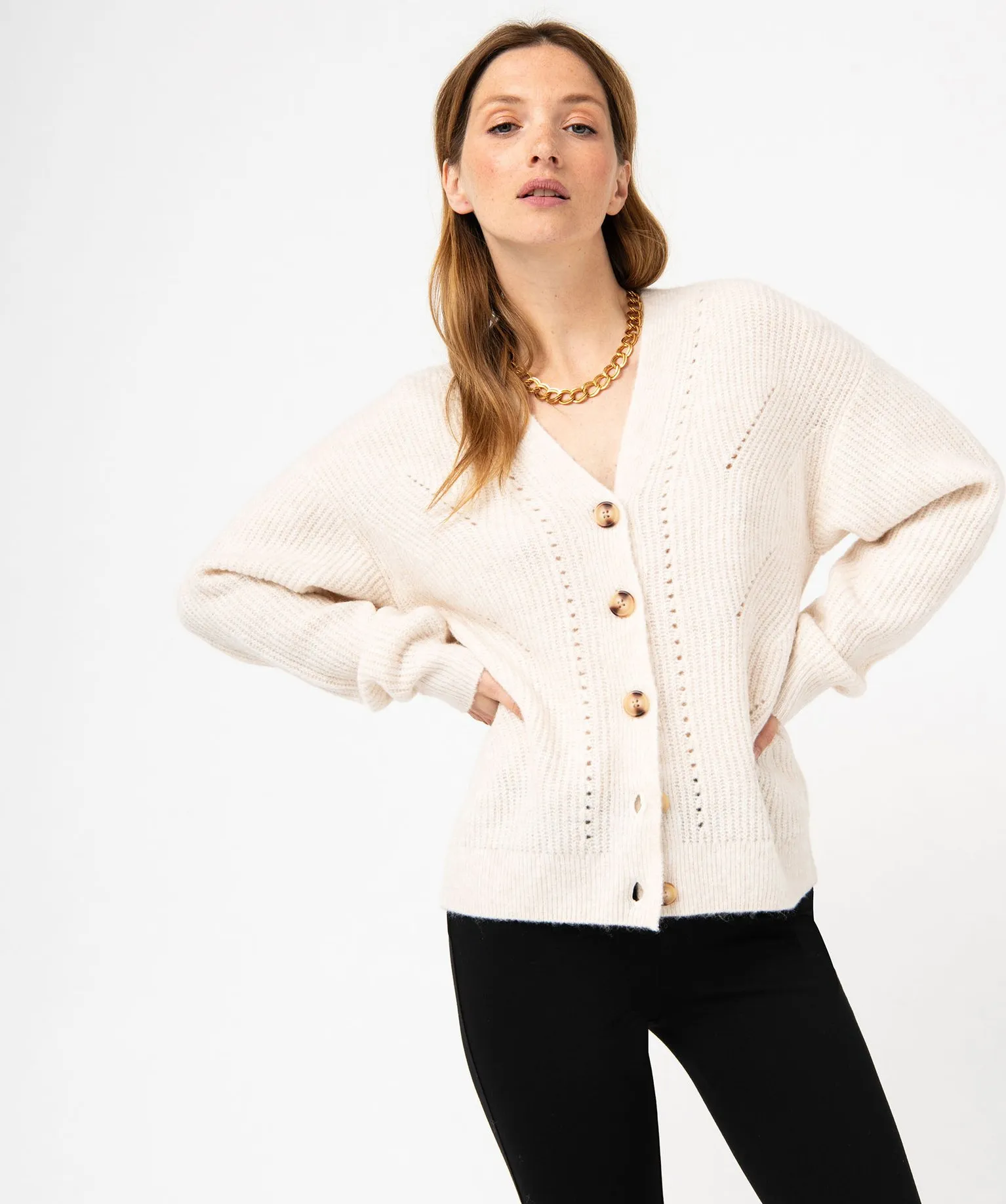 gilet col v en maille ajouree femme beige gilets